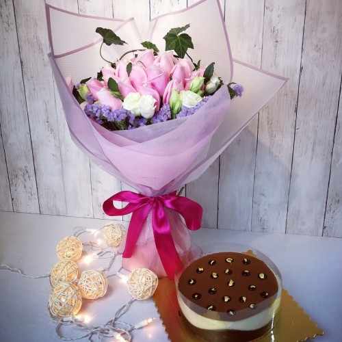 18 Pink Rose N Delicious Cake