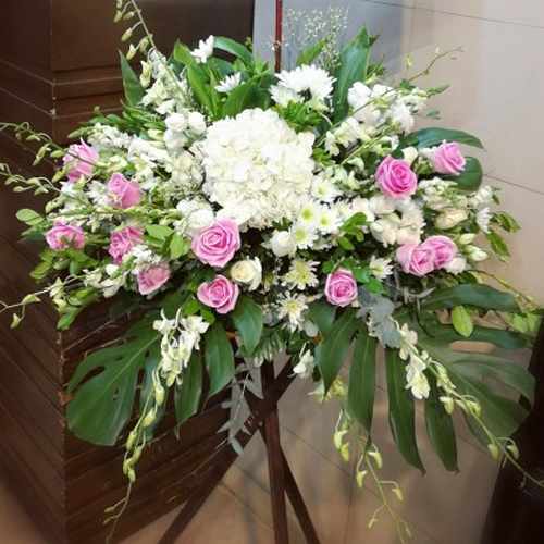 Admirable Condolence Flowers